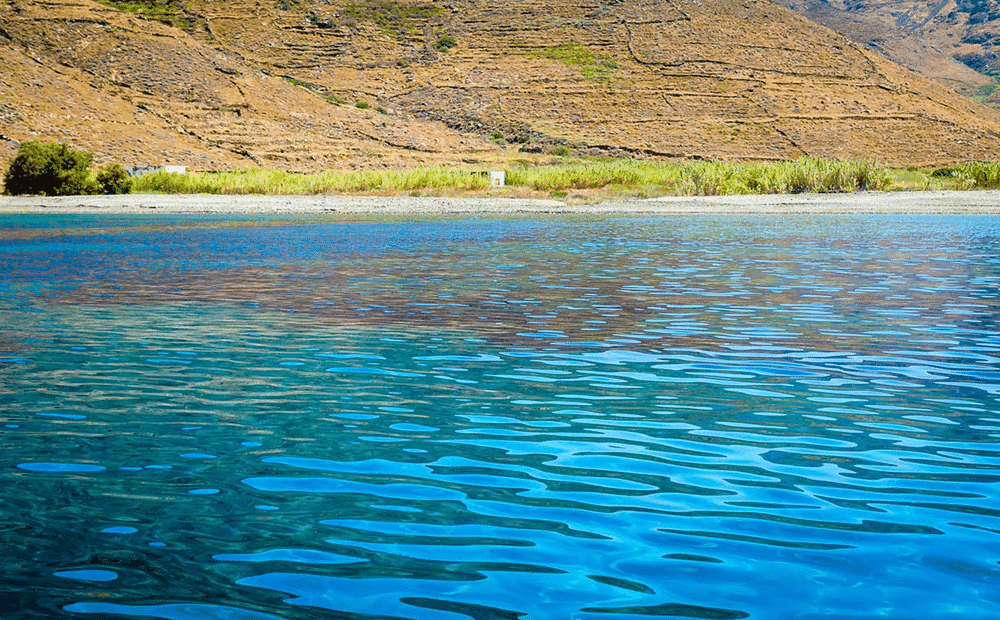 KARAVAS-beach-in-Serifos