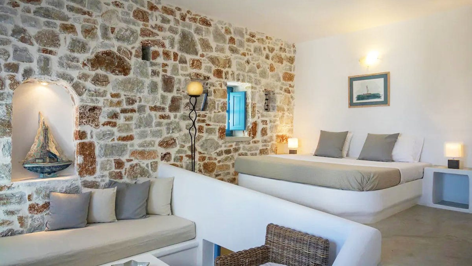 MIKROS VORIAS Villa a Folegandros